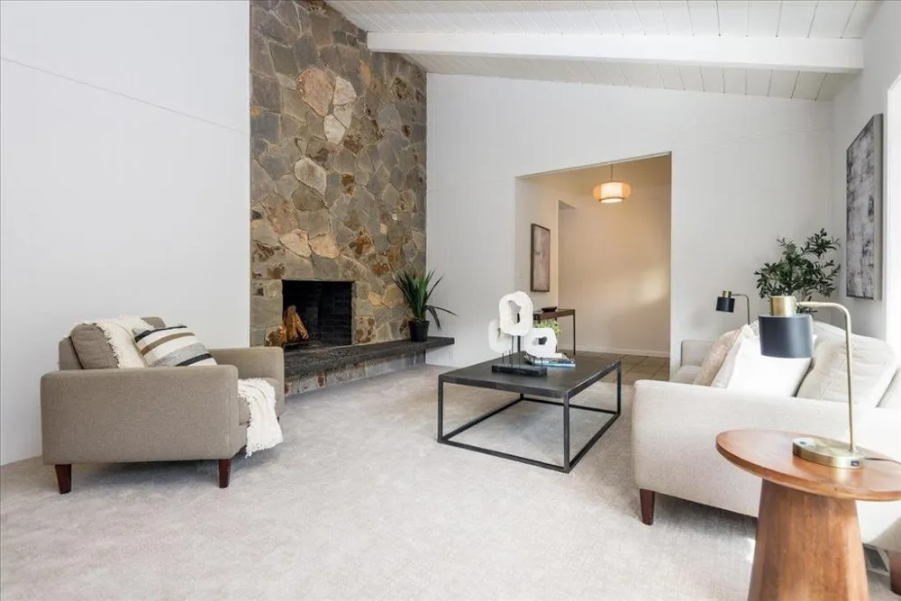 100 TAN OAK DRIVE Portola Valley, CA 94028
