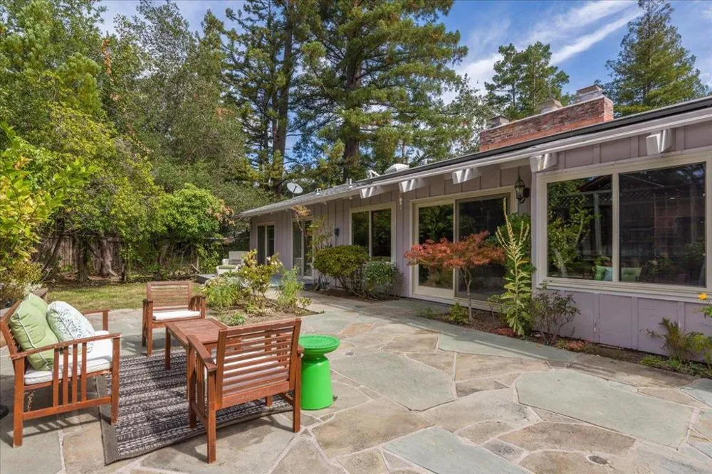 100 TAN OAK DRIVE Portola Valley, CA 94028