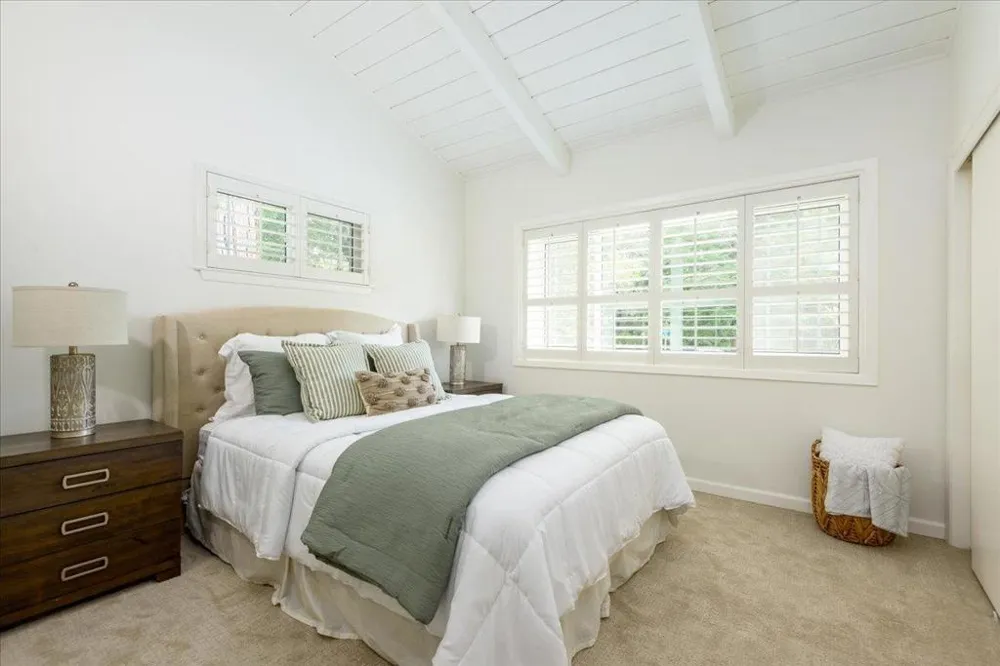 100 TAN OAK DRIVE Portola Valley, CA 94028