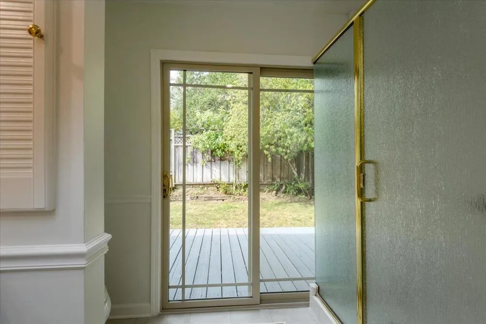 100 TAN OAK DRIVE Portola Valley, CA 94028