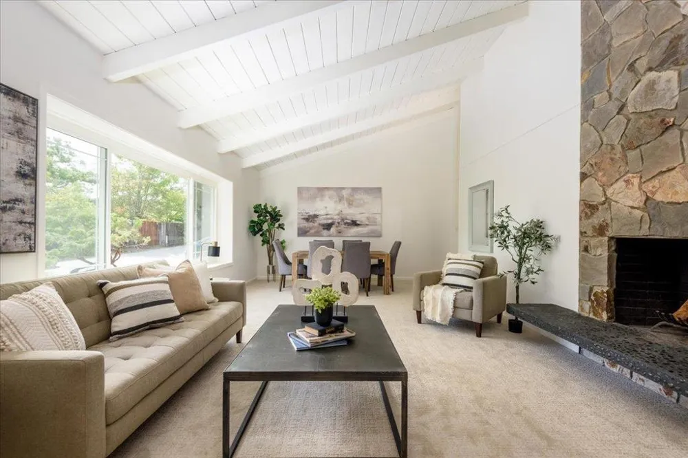 100 TAN OAK DRIVE Portola Valley, CA 94028
