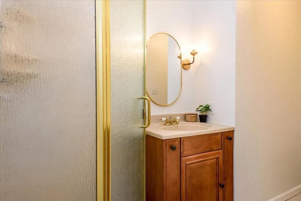 100 TAN OAK DRIVE Portola Valley, CA 94028