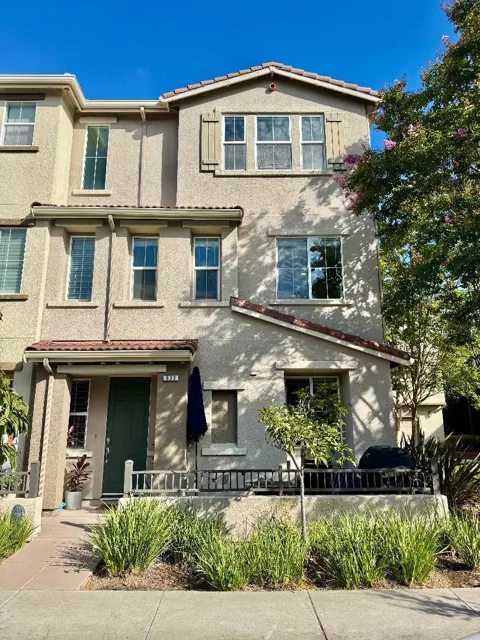 632 Moss Way