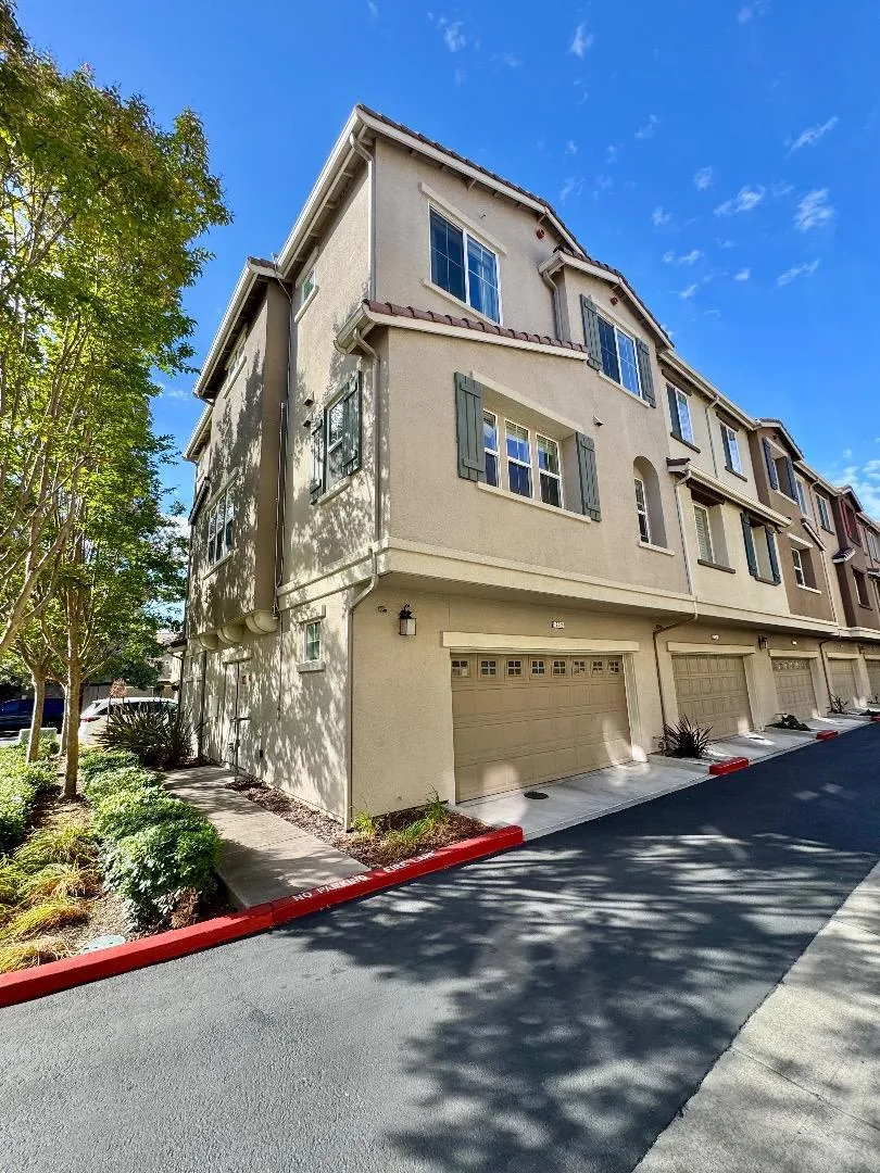 632 Moss Way Hayward, CA 94541