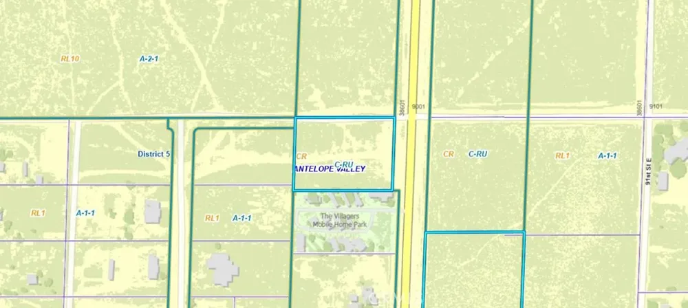 90th st E Sun Village, CA 93543
