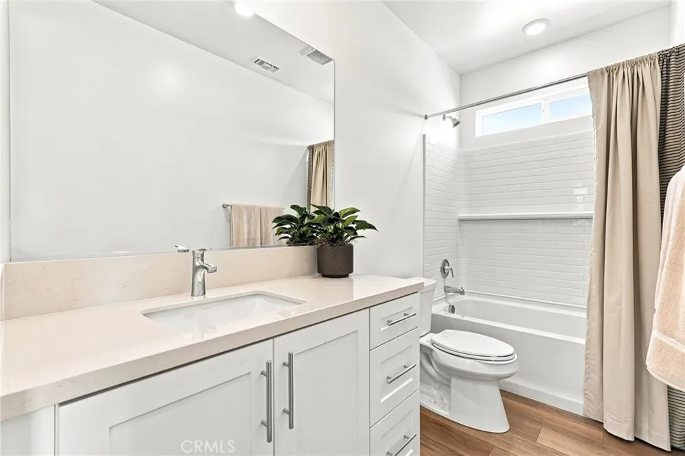 27604 Barefoot Place Valencia, CA 91381