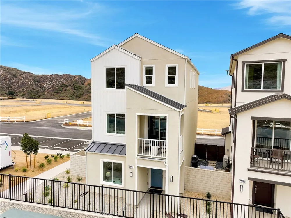 27604 Barefoot Place Valencia, CA 91381