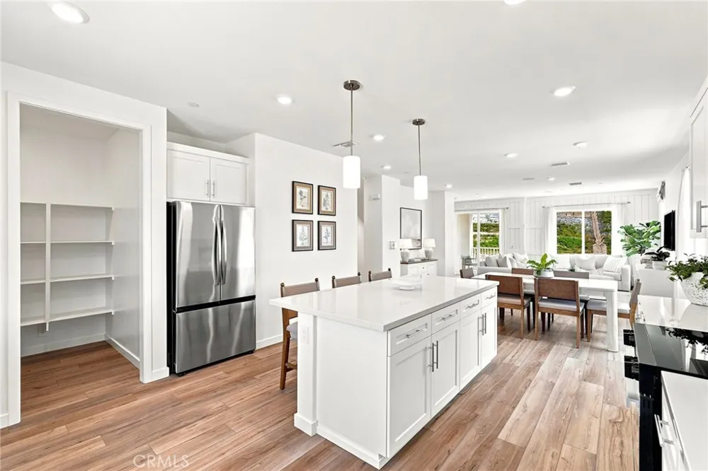 27604 Barefoot Place Valencia, CA 91381