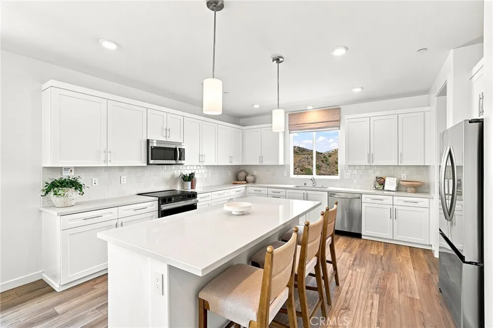 27604 Barefoot Place Valencia, CA 91381