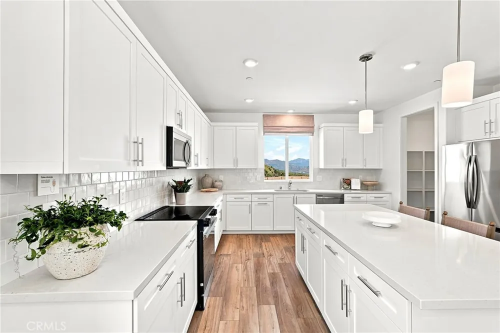 27604 Barefoot Place Valencia, CA 91381