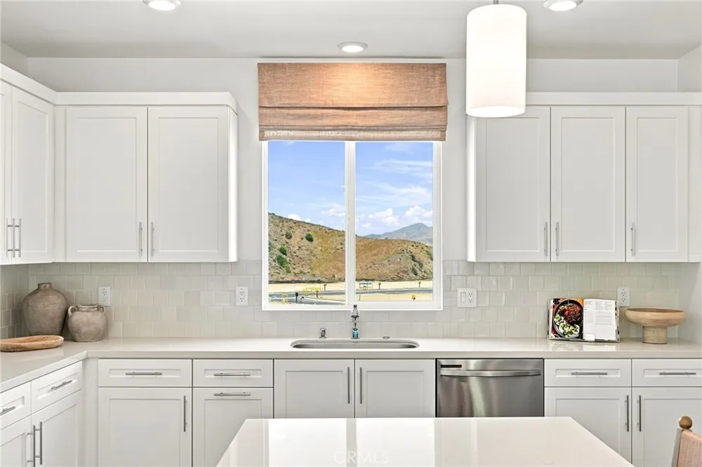 27604 Barefoot Place Valencia, CA 91381