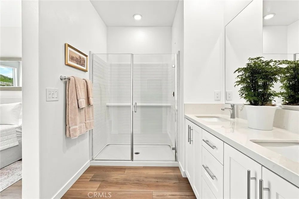 27604 Barefoot Place Valencia, CA 91381