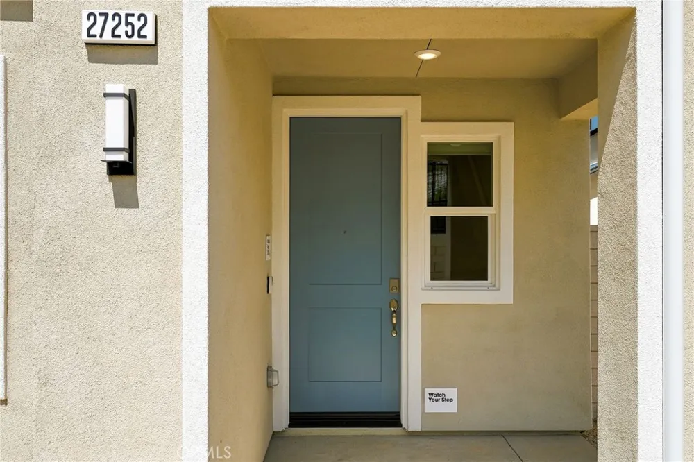 27604 Barefoot Place Valencia, CA 91381