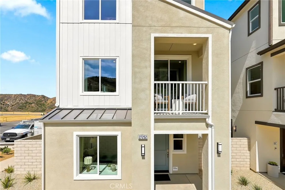 27604 Barefoot Place Valencia, CA 91381