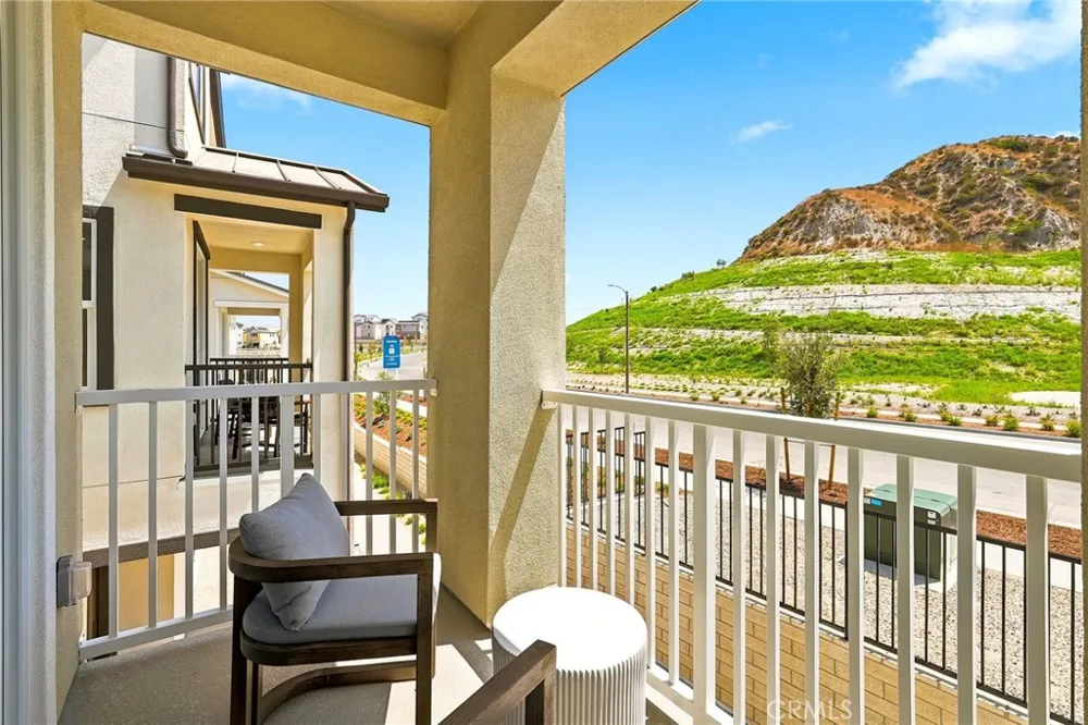 27604 Barefoot Place Valencia, CA 91381