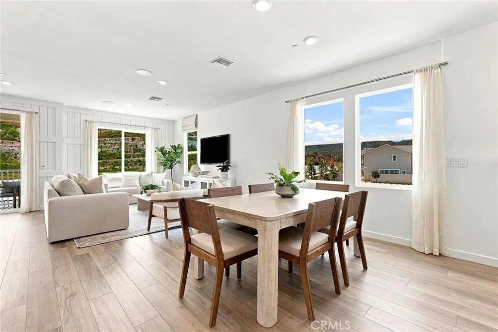 27604 Barefoot Place Valencia, CA 91381