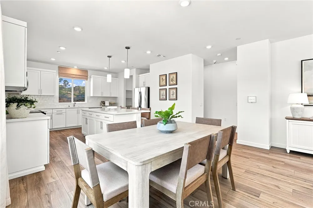 27604 Barefoot Place Valencia, CA 91381