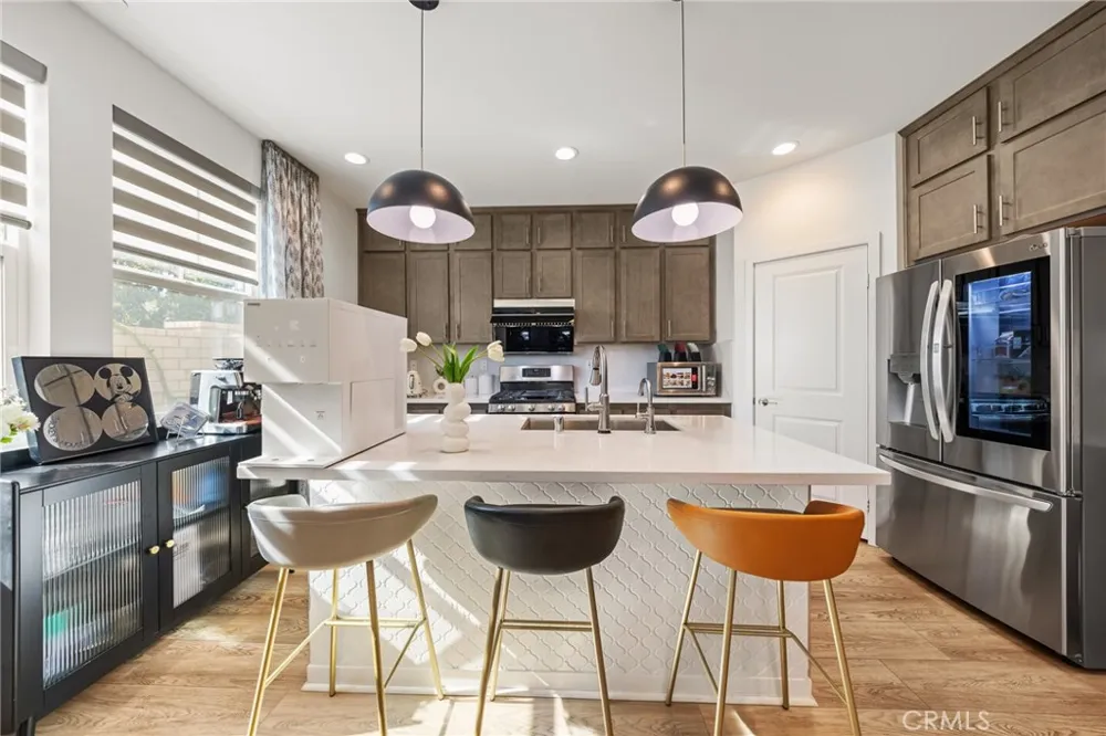 2906 S Halton Paseo Ontario, CA 91761