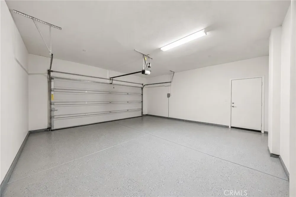 2906 S Halton Paseo Ontario, CA 91761
