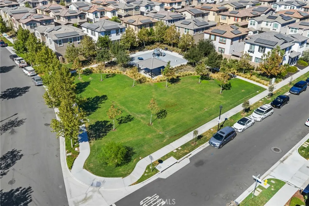 2906 S Halton Paseo Ontario, CA 91761