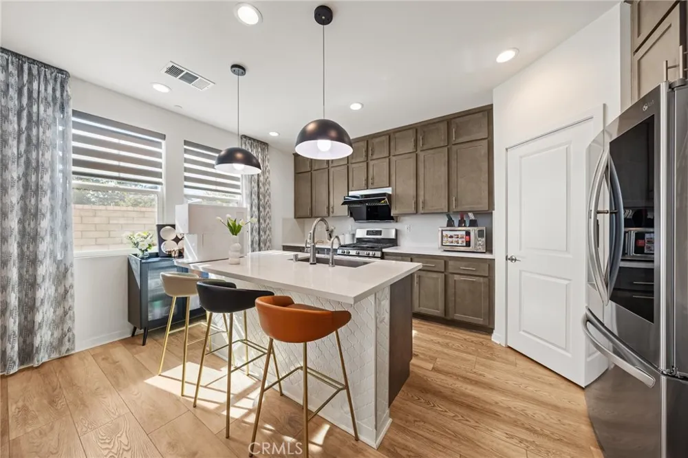 2906 S Halton Paseo Ontario, CA 91761