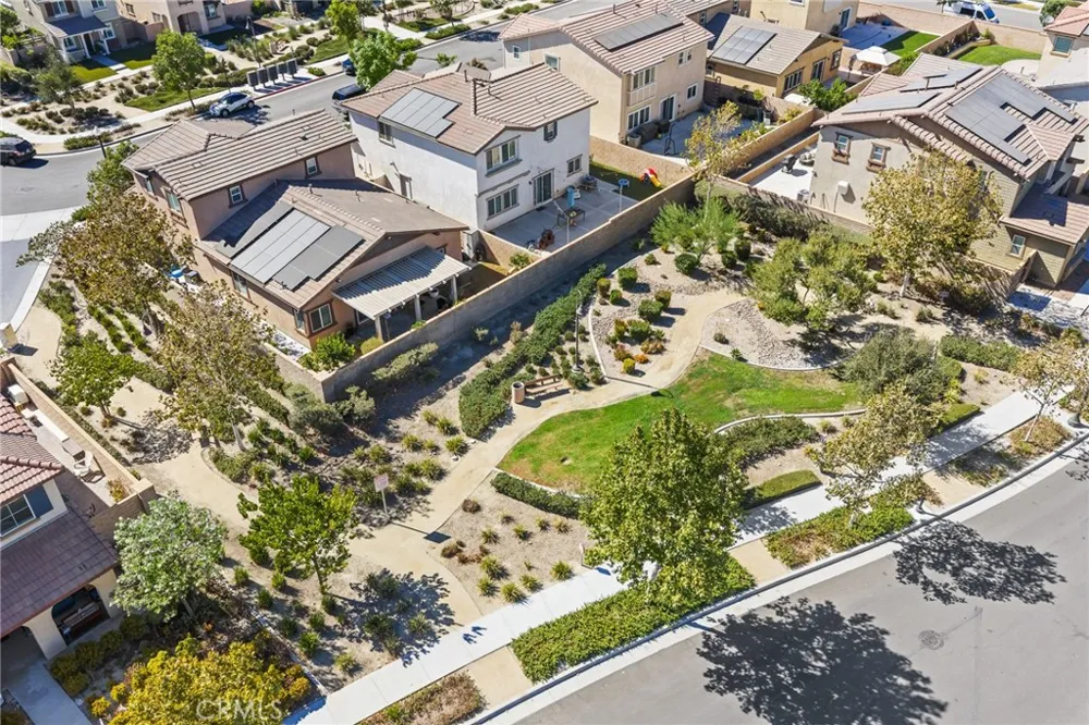 2906 S Halton Paseo Ontario, CA 91761