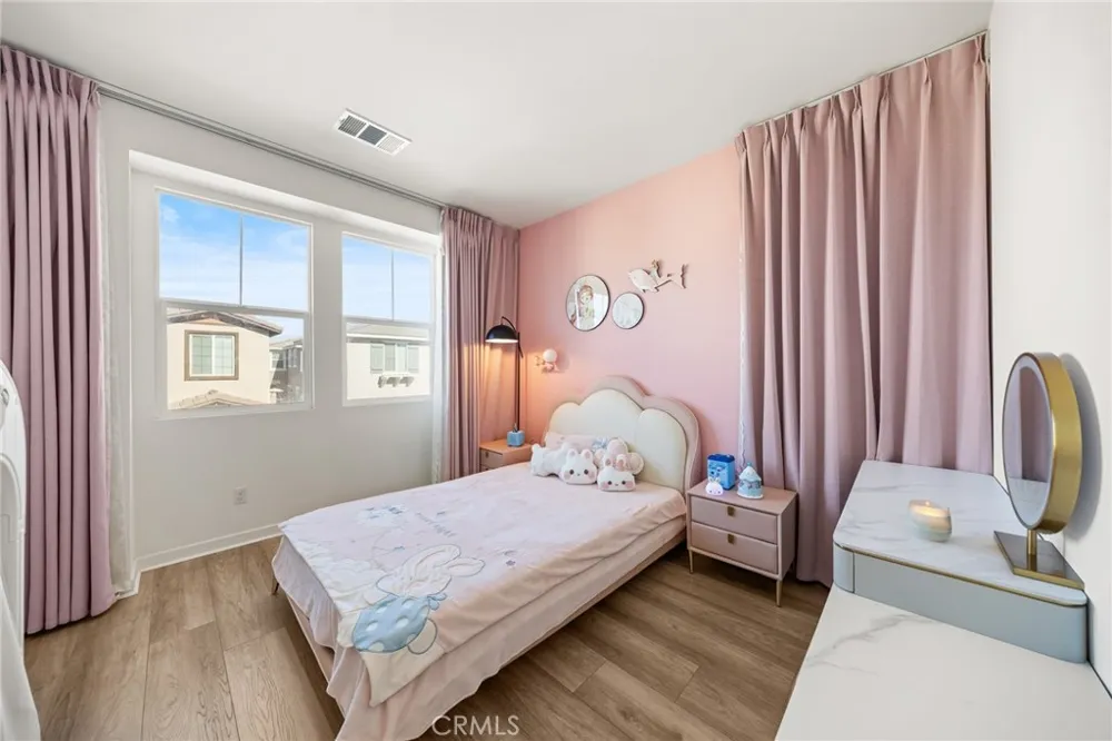 2906 S Halton Paseo Ontario, CA 91761
