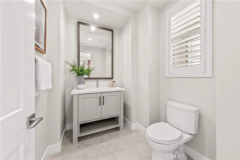 147 Fairgreen Irvine, CA 92618