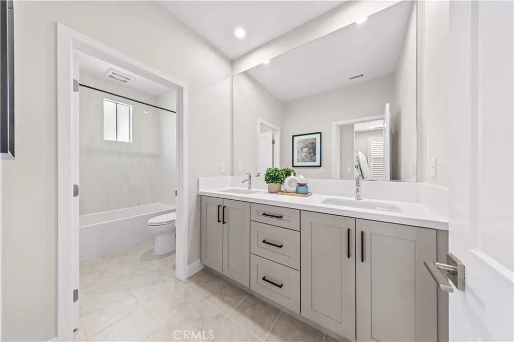 147 Fairgreen Irvine, CA 92618