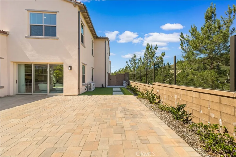 147 Fairgreen Irvine, CA 92618