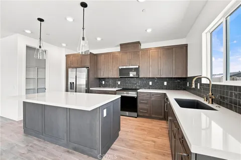 3253 E Avenue J-4