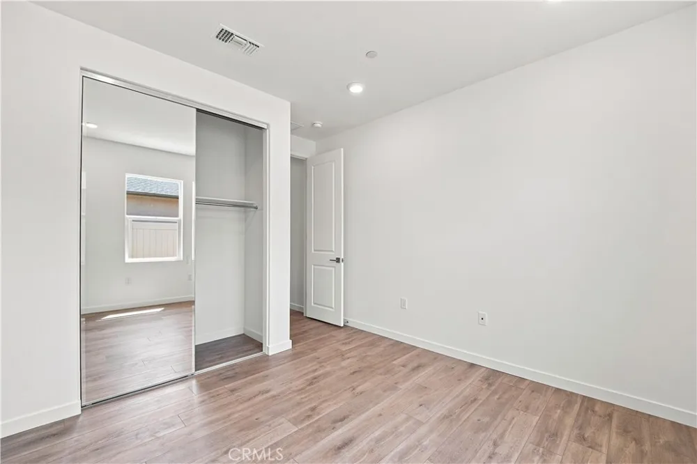 3253 E Avenue J-4 Lancaster, CA 93535