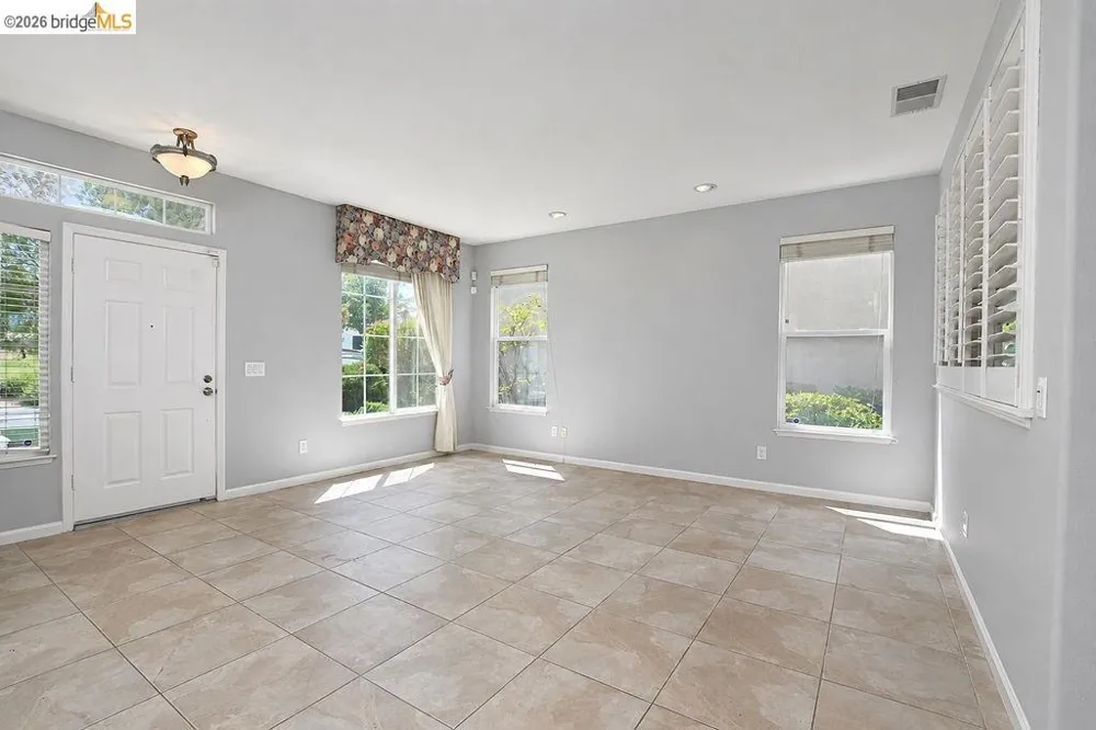 2031 Saint Andrews Dr Rio Vista, CA 94571