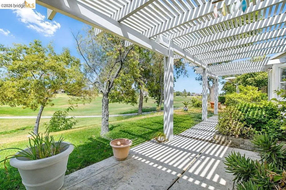 2031 Saint Andrews Dr Rio Vista, CA 94571