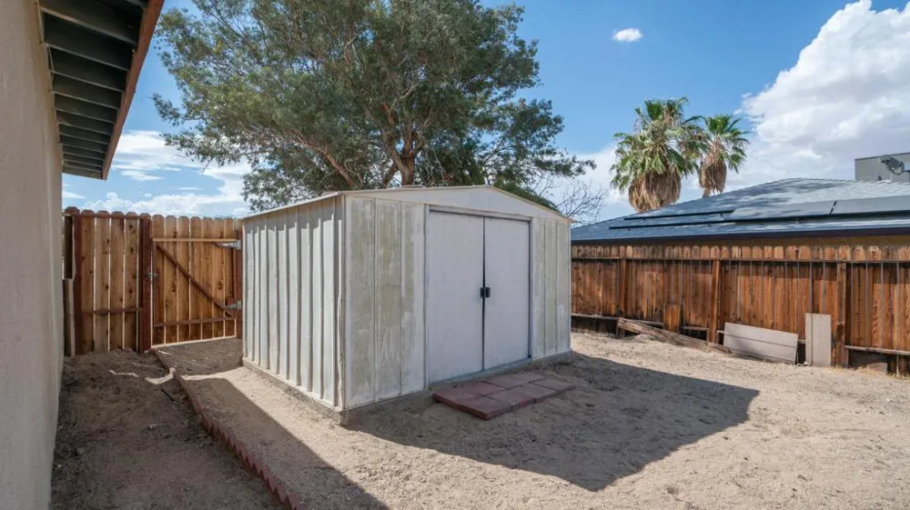 6637 Galleta Avenue 29 Palms, CA 92277