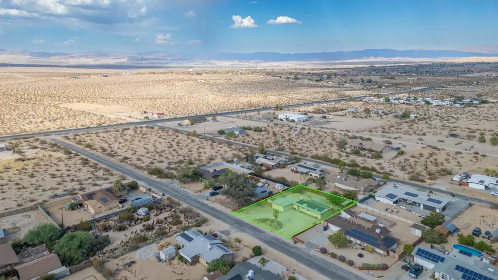 6637 Galleta Avenue 29 Palms, CA 92277