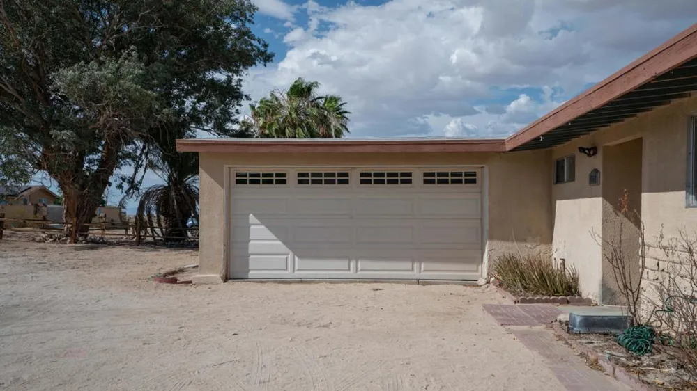 6637 Galleta Avenue 29 Palms, CA 92277
