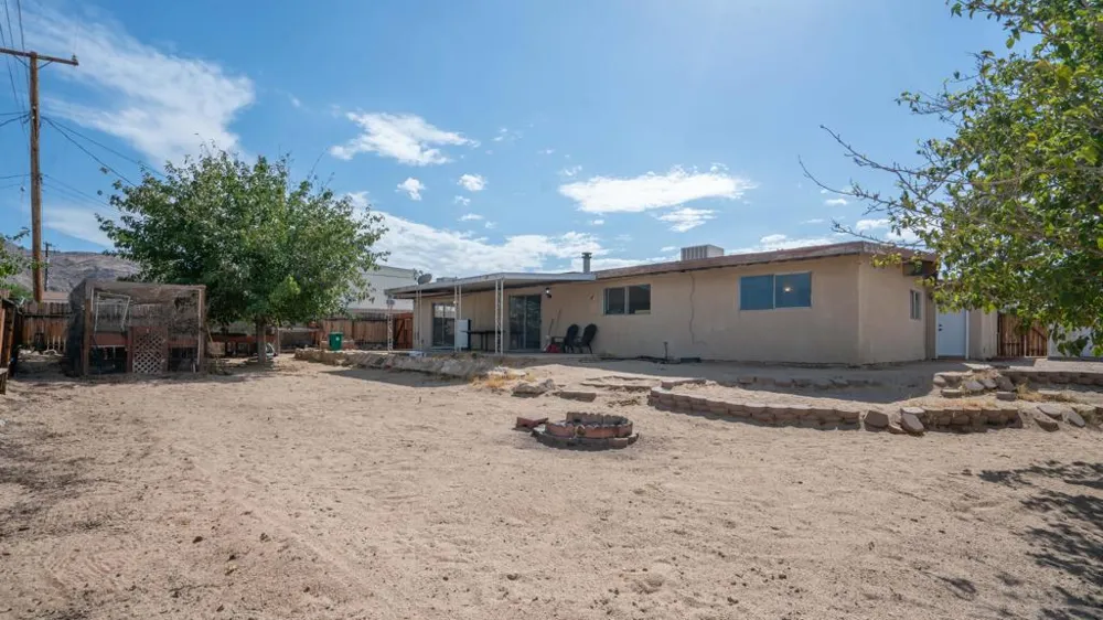 6637 Galleta Avenue 29 Palms, CA 92277