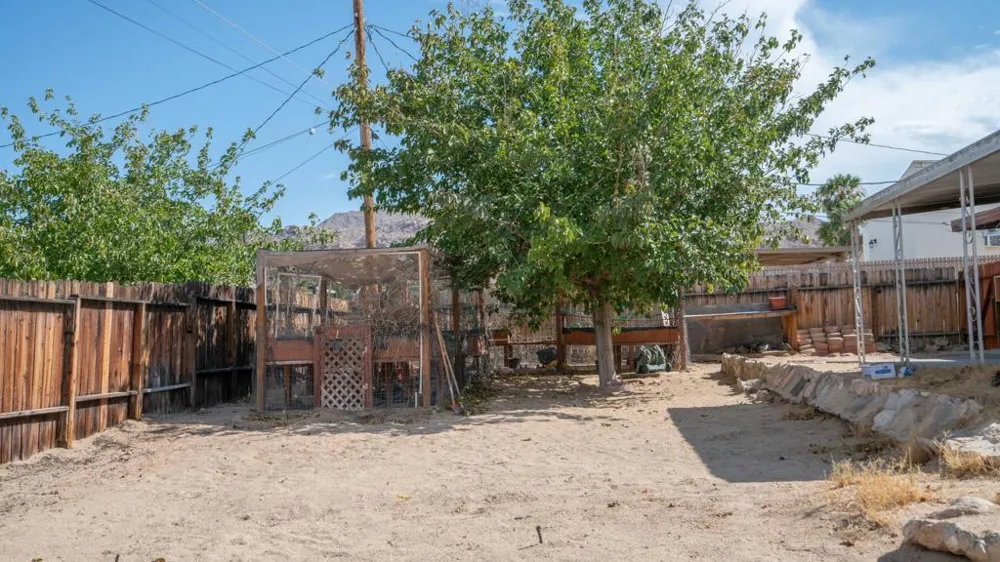 6637 Galleta Avenue 29 Palms, CA 92277