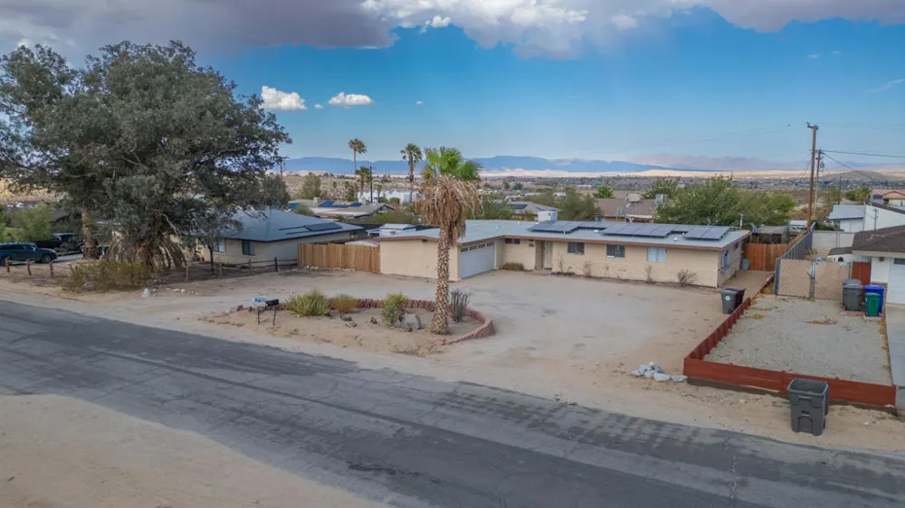 6637 Galleta Avenue 29 Palms, CA 92277
