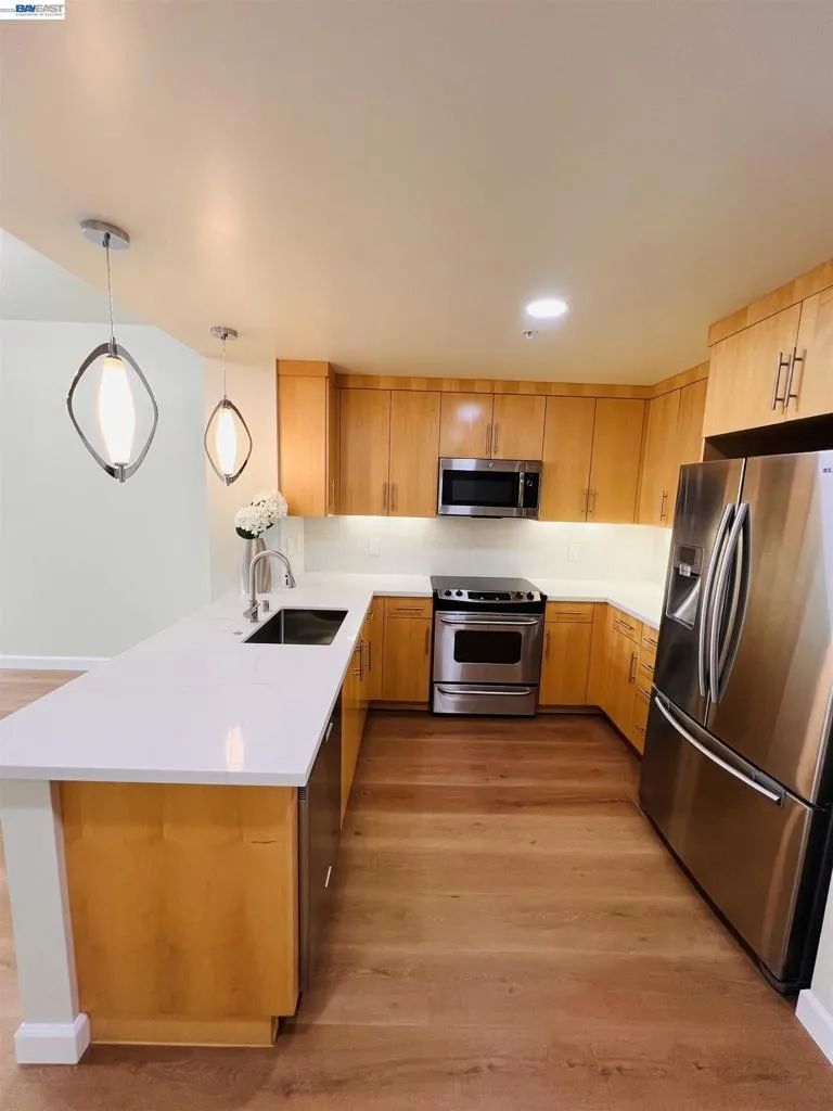 38 Almaden Blvd ##608 San Jose, CA 95110