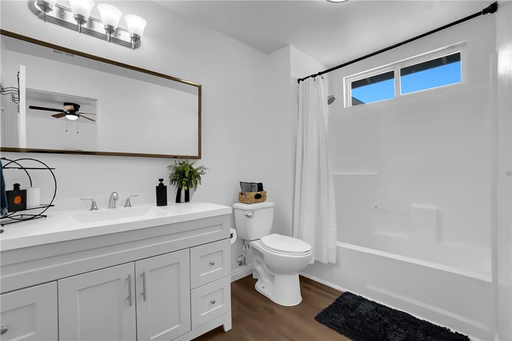 15336 Ross Drive Adelanto, CA 92301