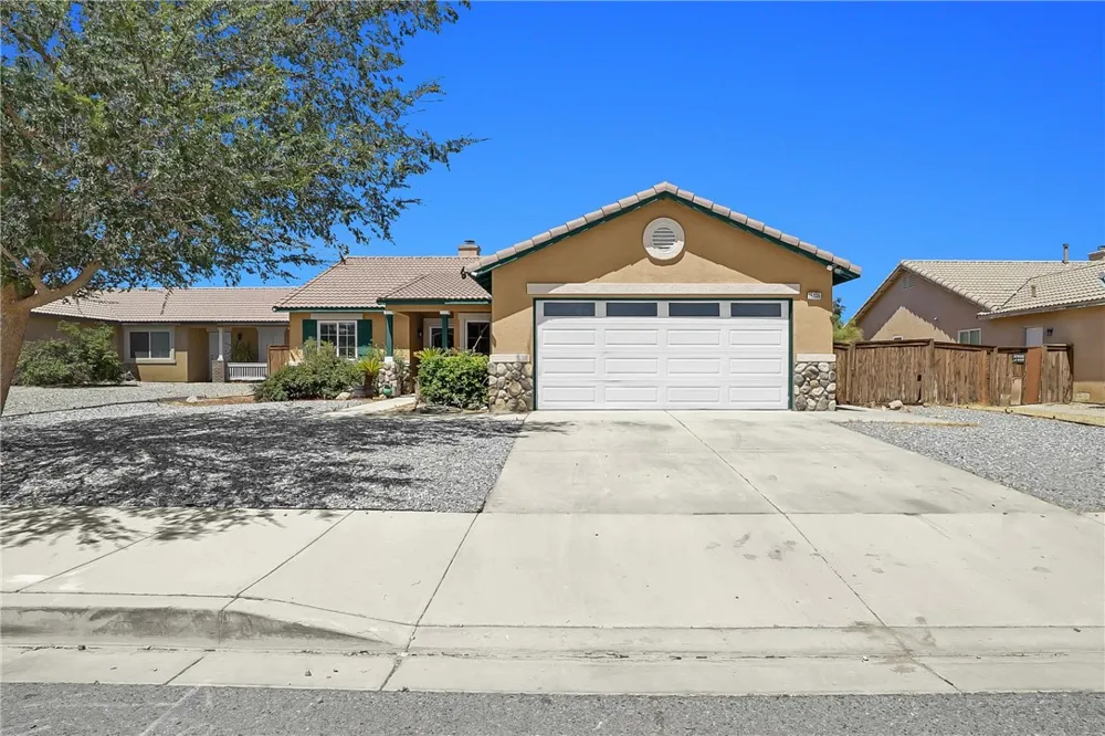 15336 Ross Drive Adelanto, CA 92301