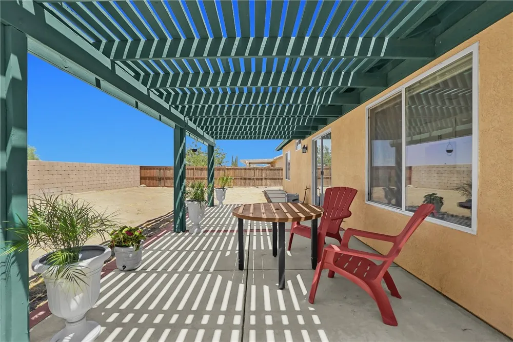 15336 Ross Drive Adelanto, CA 92301