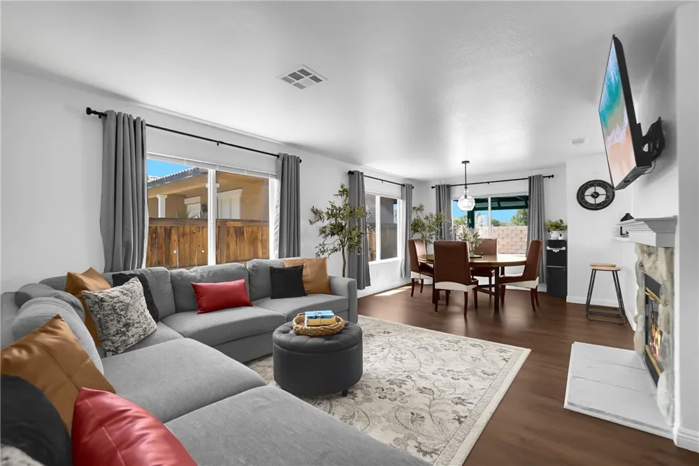 15336 Ross Drive Adelanto, CA 92301