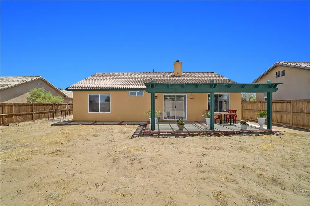 15336 Ross Drive Adelanto, CA 92301
