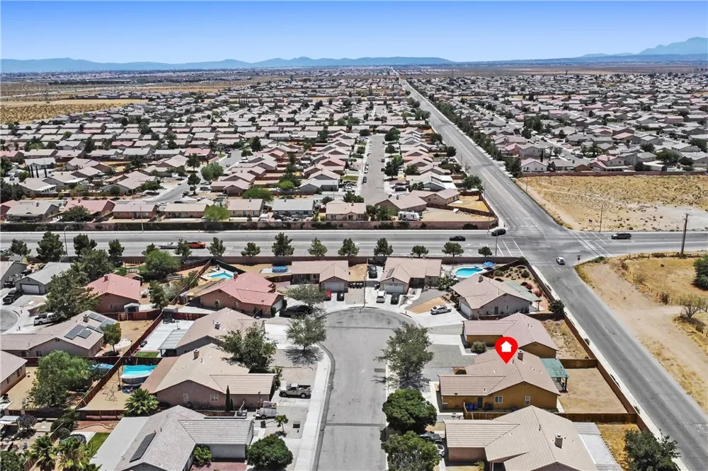 15336 Ross Drive Adelanto, CA 92301