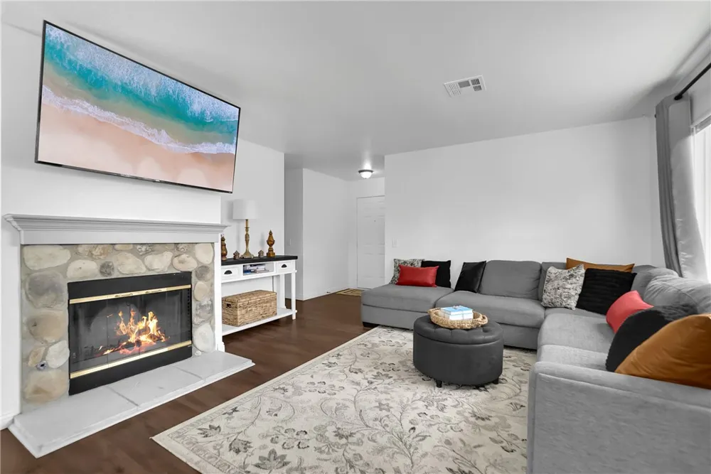 15336 Ross Drive Adelanto, CA 92301