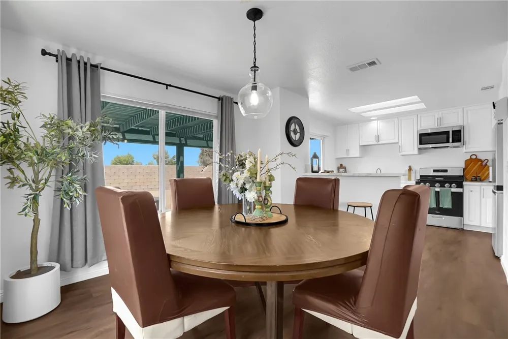 15336 Ross Drive Adelanto, CA 92301