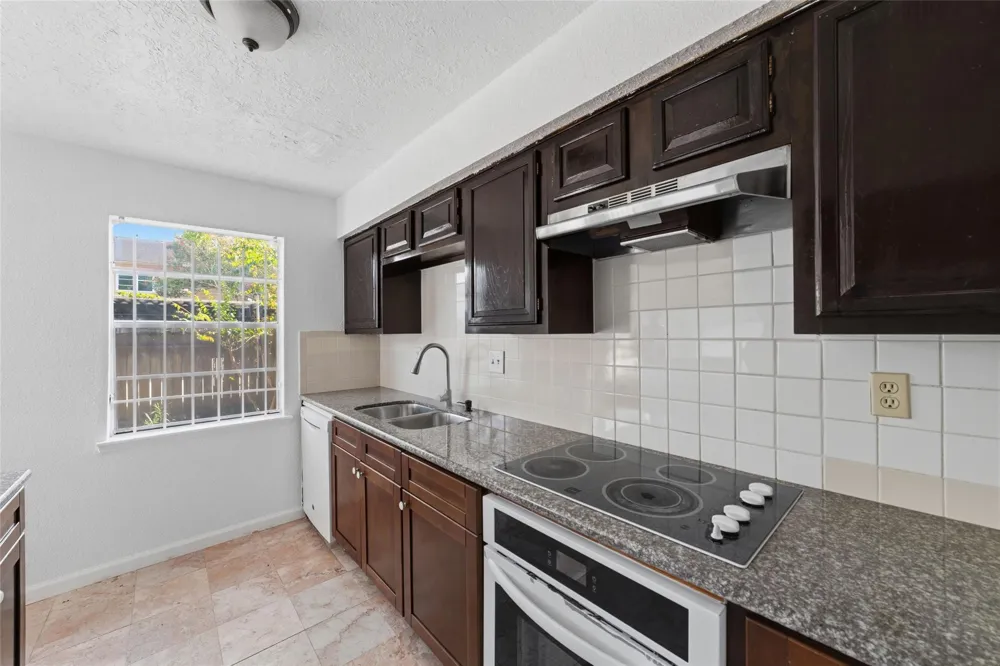 7700 Creekbend Drive #70 Houston, TX 77071